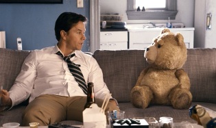 Ted y Mark Wahlberg también serán una dupla interesante en los Oscares